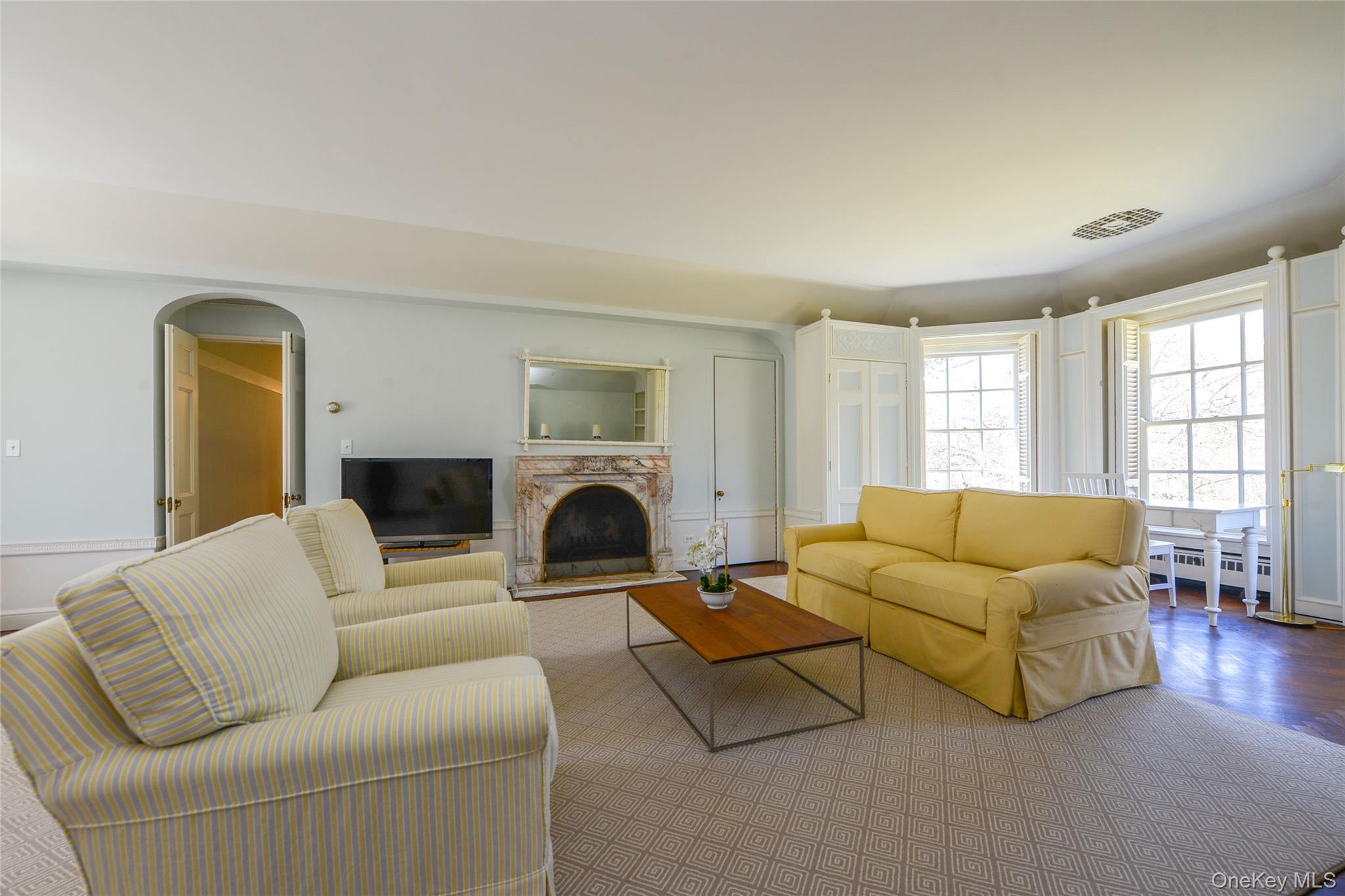 1 Pond Road Glen Cove, NY 11542 - Photo 18 of 36