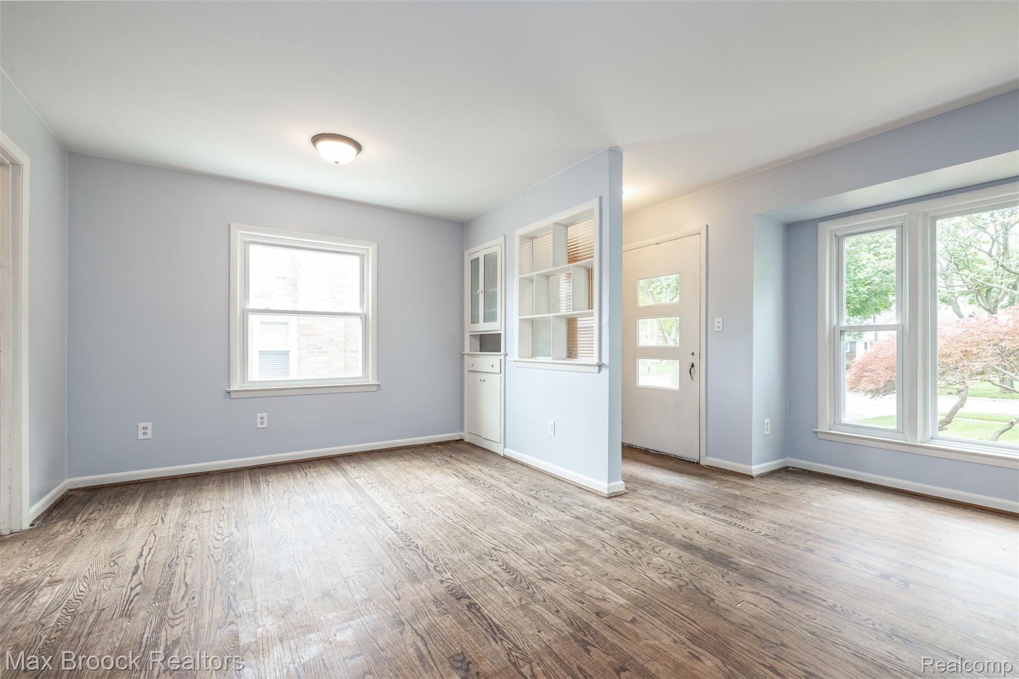 3648 Rockingham Road Royal Oak, MI 48073 - Photo 8 of 21 NkjLDw2A.jpg