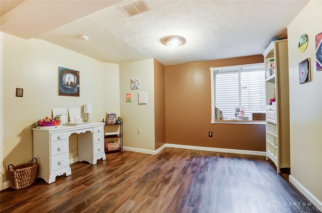 3931 Harris Lane Springfield, OH 45503 - Photo 25 of 37 Gallery Image 25