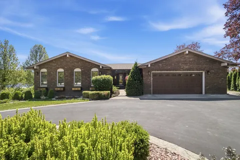 $850,000 | 28 Windemere Lane, South Barrington, IL 60192