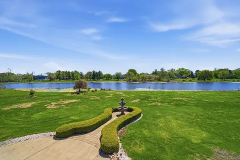 $850,000 | 28 Windemere Lane, South Barrington, IL 60192