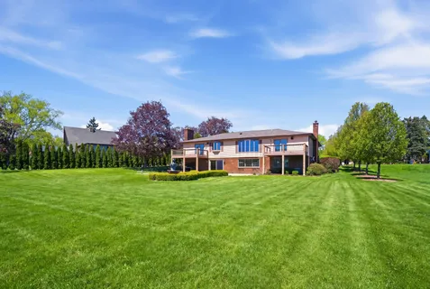 $850,000 | 28 Windemere Lane, South Barrington, IL 60192