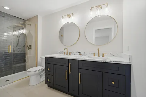 $850,000 | 28 Windemere Lane, South Barrington, IL 60192