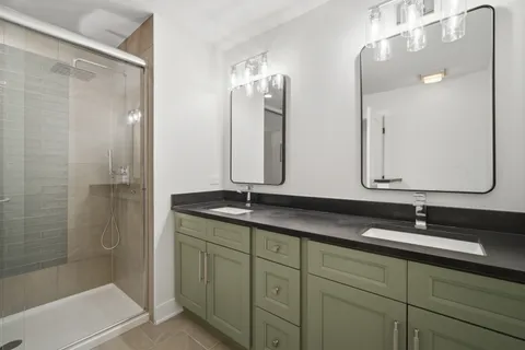 $850,000 | 28 Windemere Lane, South Barrington, IL 60192