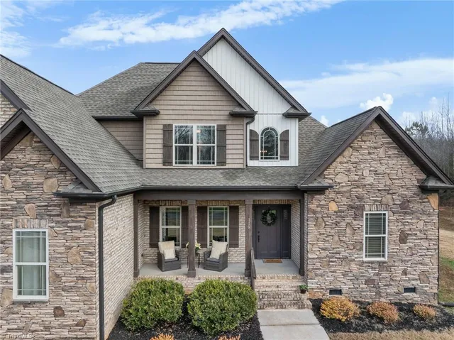 $475,000 | 119 White Oak Court, Lexington, NC 27295