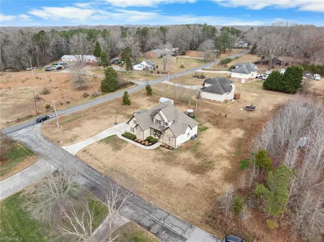 $475,000 | 119 White Oak Court, Lexington, NC 27295