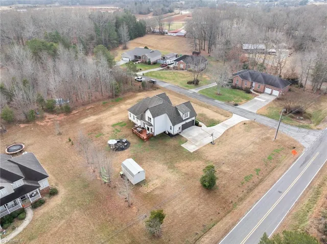 $475,000 | 119 White Oak Court, Lexington, NC 27295