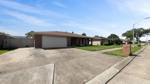 $297,000 | 3912 Lolan Court, Marrero, LA 70072