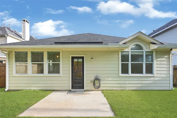 $2,100 | 12902 Pecan Shores Drive, Houston, TX 77044