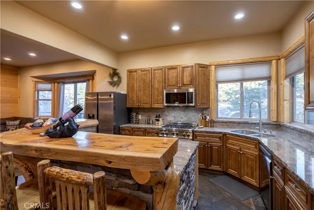 $1,549,000 | 325 Stony Creek Road, Big Bear Lake, CA 92315
