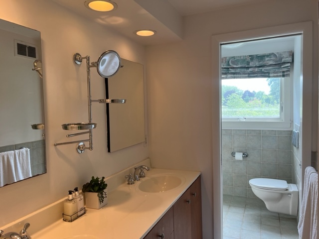 8551 North Point Drive Fox Point, WI 53217 - Photo 11 of 16 Photo 10