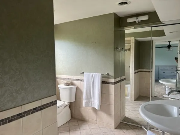 $4,000 | 8551 North Point Drive, Fox Point, WI 53217