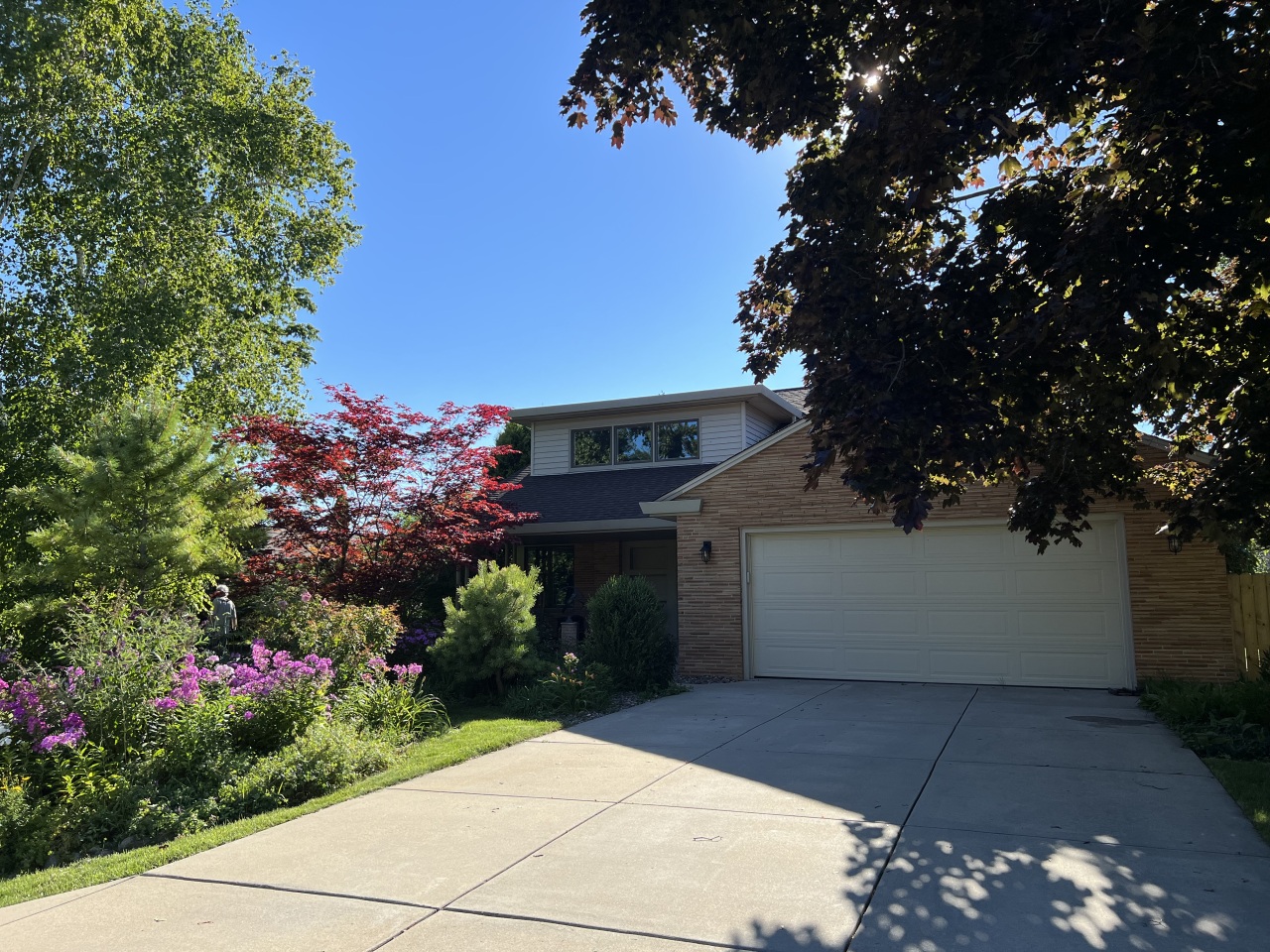 8551 North Point Drive Fox Point, WI 53217 - Photo 16 of 16 Photo 26