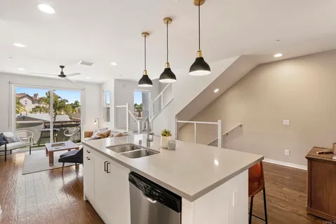 $1,899,000 | 2537 State Street, Carlsbad, CA 92008