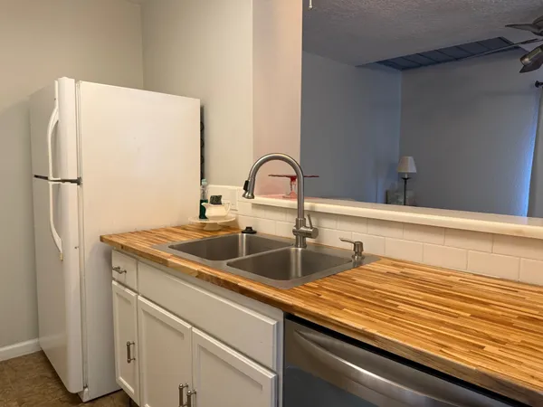 a close view of sink and tap