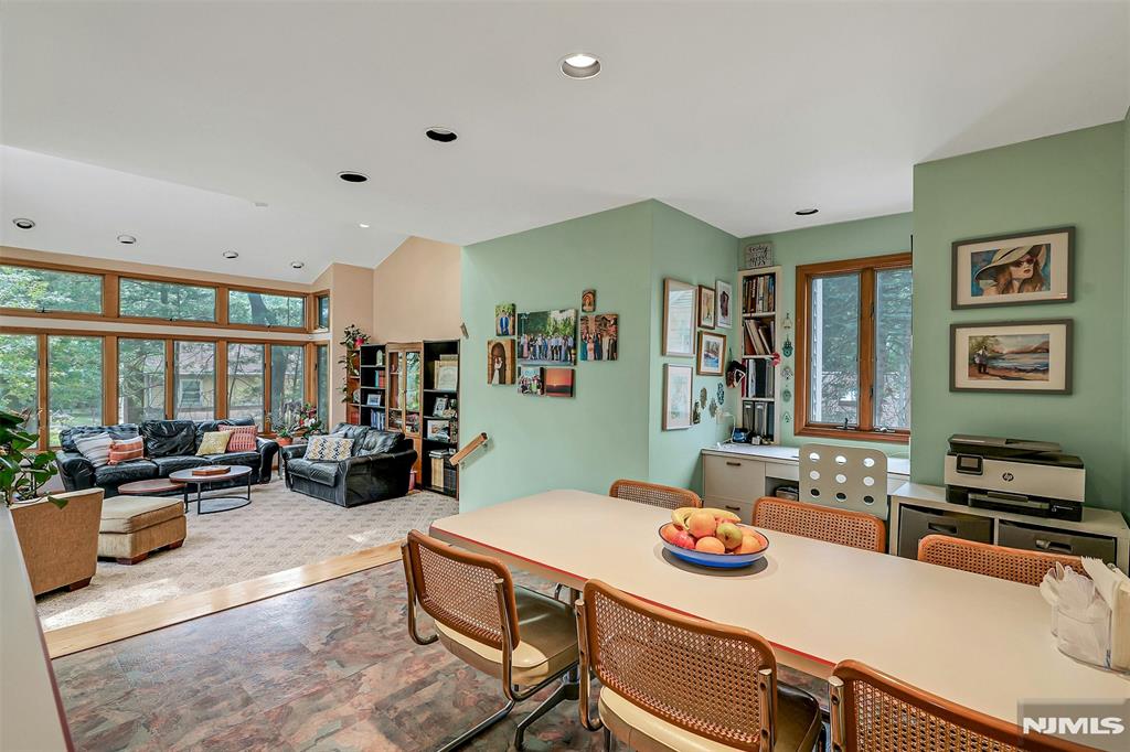 616 Rutland Avenue Teaneck, NJ 07666 - Photo 12 of 39