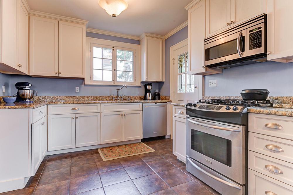 324 South Ardmore Road Columbus, OH 43209 - Photo 10 of 26