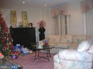 222 Wickley Road Philadelphia, PA 19154 - Photo 2 of 6
