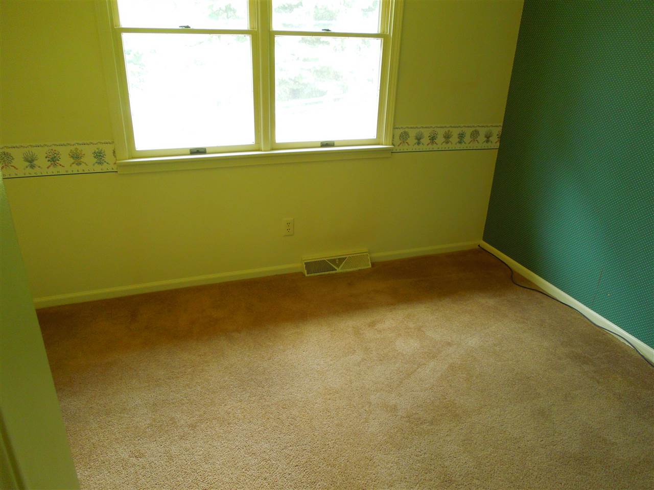 6735 East Allgaier Road Traverse City, MI 49684 - Photo 9 of 15 1822058-11.JPG