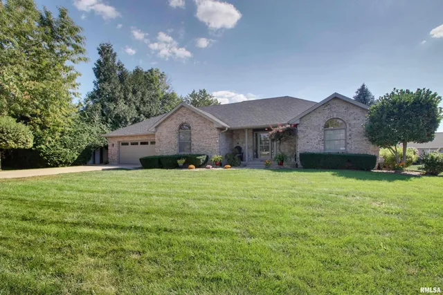 $365,000 | 1536 Wilshire Drive, Quincy, IL 62305