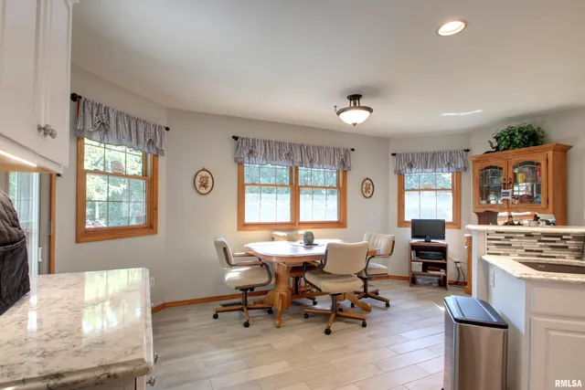 $365,000 | 1536 Wilshire Drive, Quincy, IL 62305