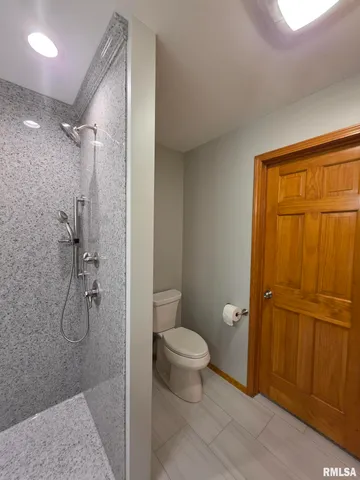 $365,000 | 1536 Wilshire Drive, Quincy, IL 62305