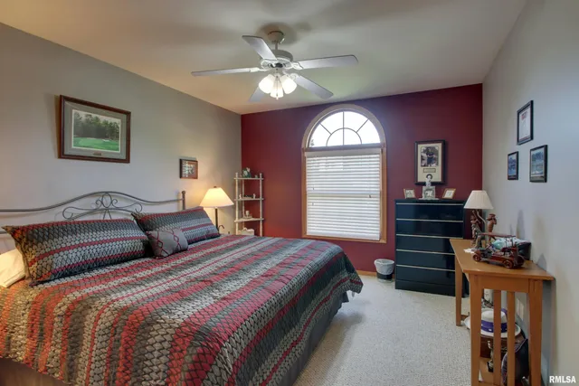 $365,000 | 1536 Wilshire Drive, Quincy, IL 62305