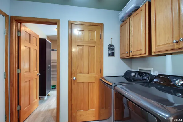 $365,000 | 1536 Wilshire Drive, Quincy, IL 62305