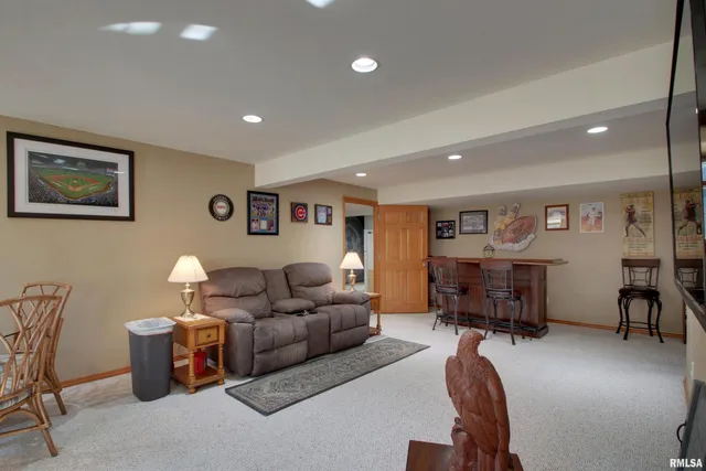 $365,000 | 1536 Wilshire Drive, Quincy, IL 62305