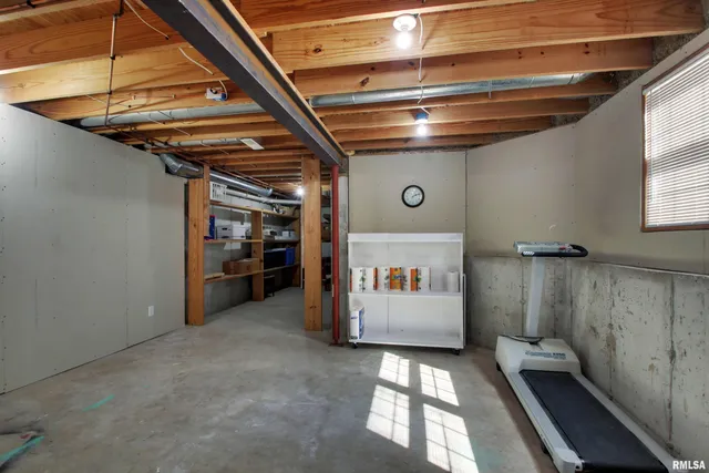 $365,000 | 1536 Wilshire Drive, Quincy, IL 62305