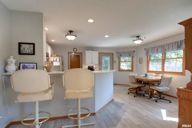 $365,000 | 1536 Wilshire Drive, Quincy, IL 62305