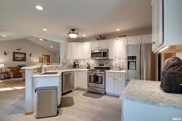 $365,000 | 1536 Wilshire Drive, Quincy, IL 62305