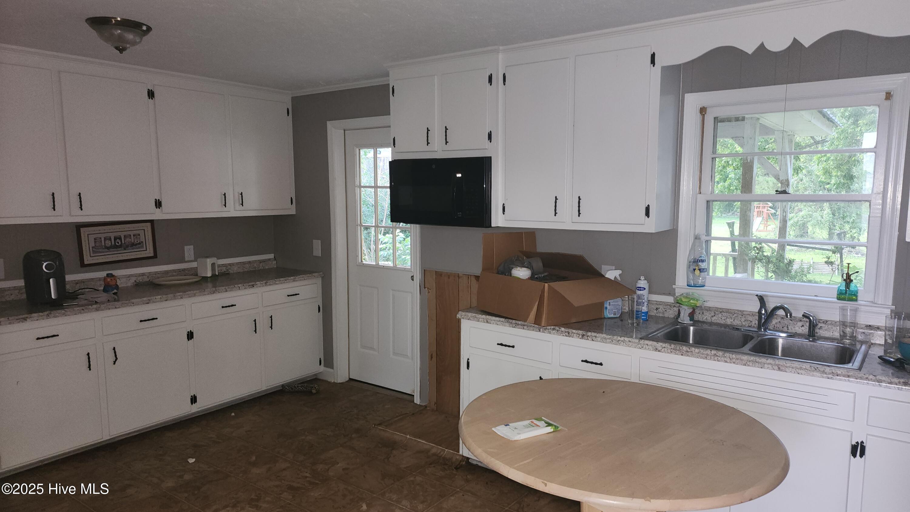 2720 Loop Road Loris, SC 29569 - Photo 6 of 13 Kitchen