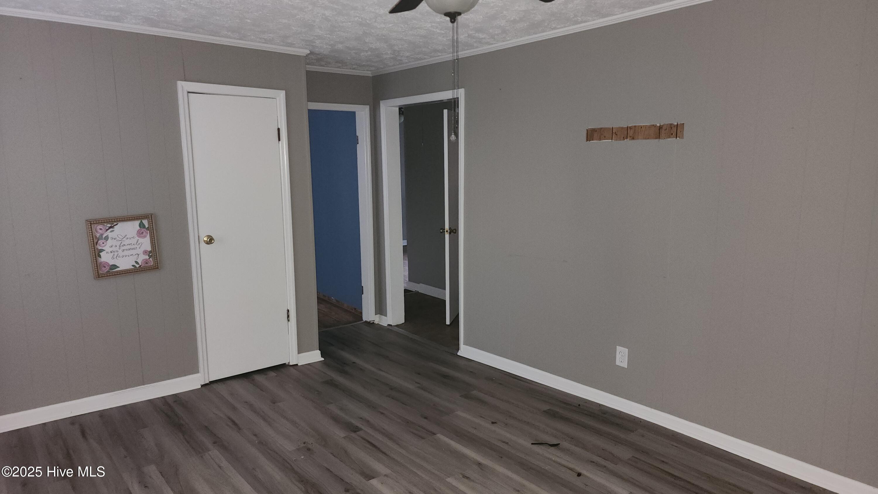 2720 Loop Road Loris, SC 29569 - Photo 7 of 13 Living Room