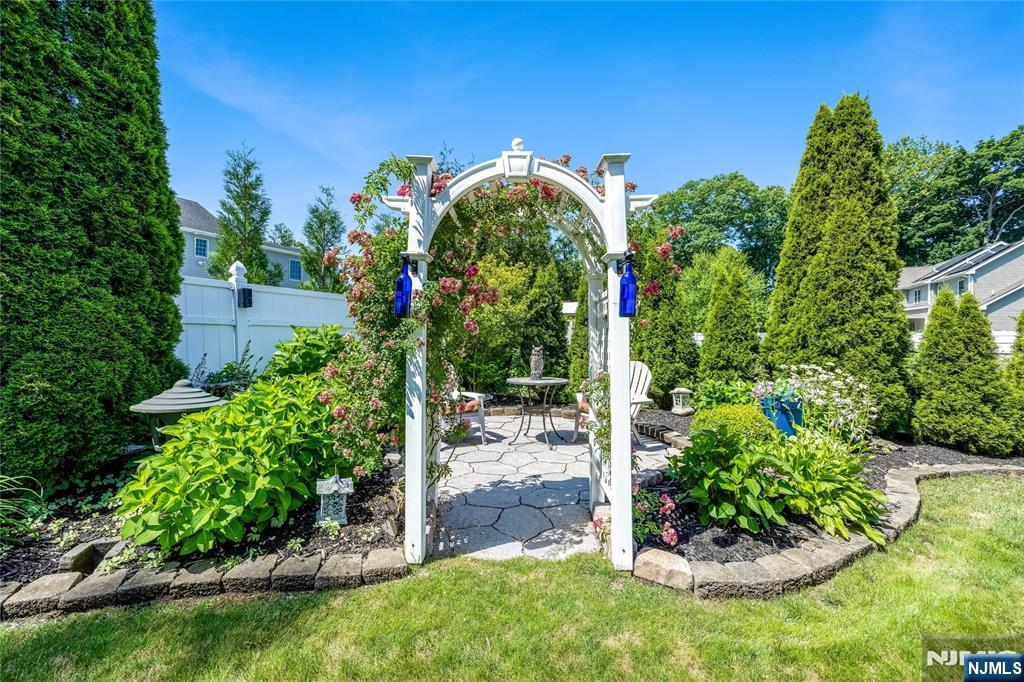 8 Ferndale Place Pompton Plains, NJ 07444 - Photo 45 of 49