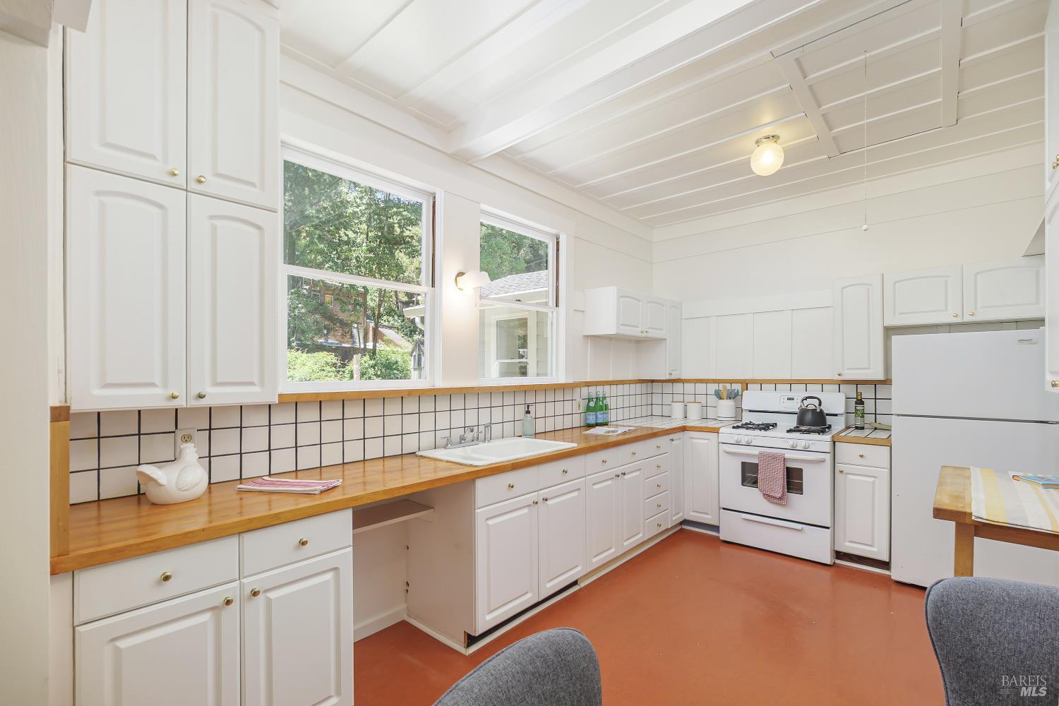 139 Scenic Road Fairfax, CA 94930 - Photo 16 of 47