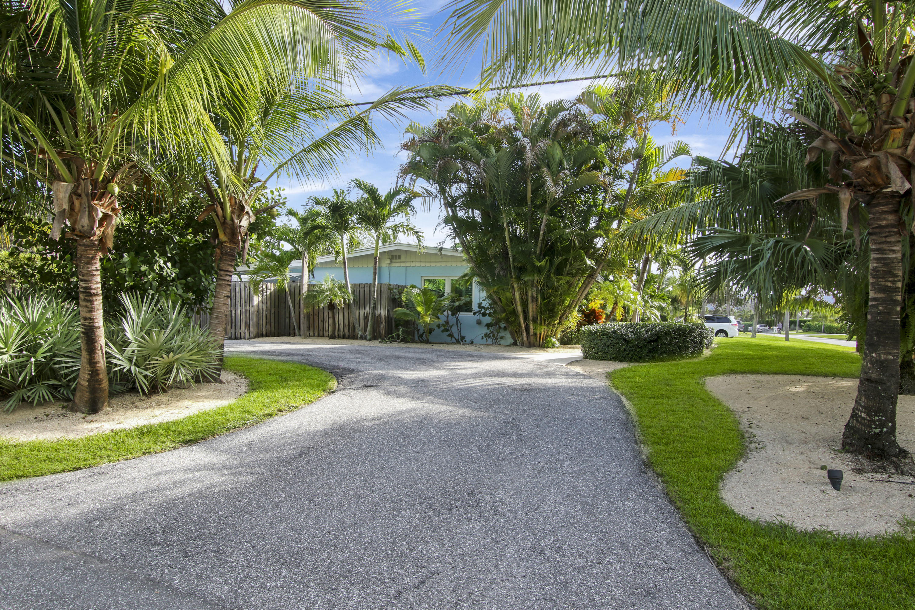 3399 Cove Road Tequesta, FL 33469 - Photo 43 of 44 House-2