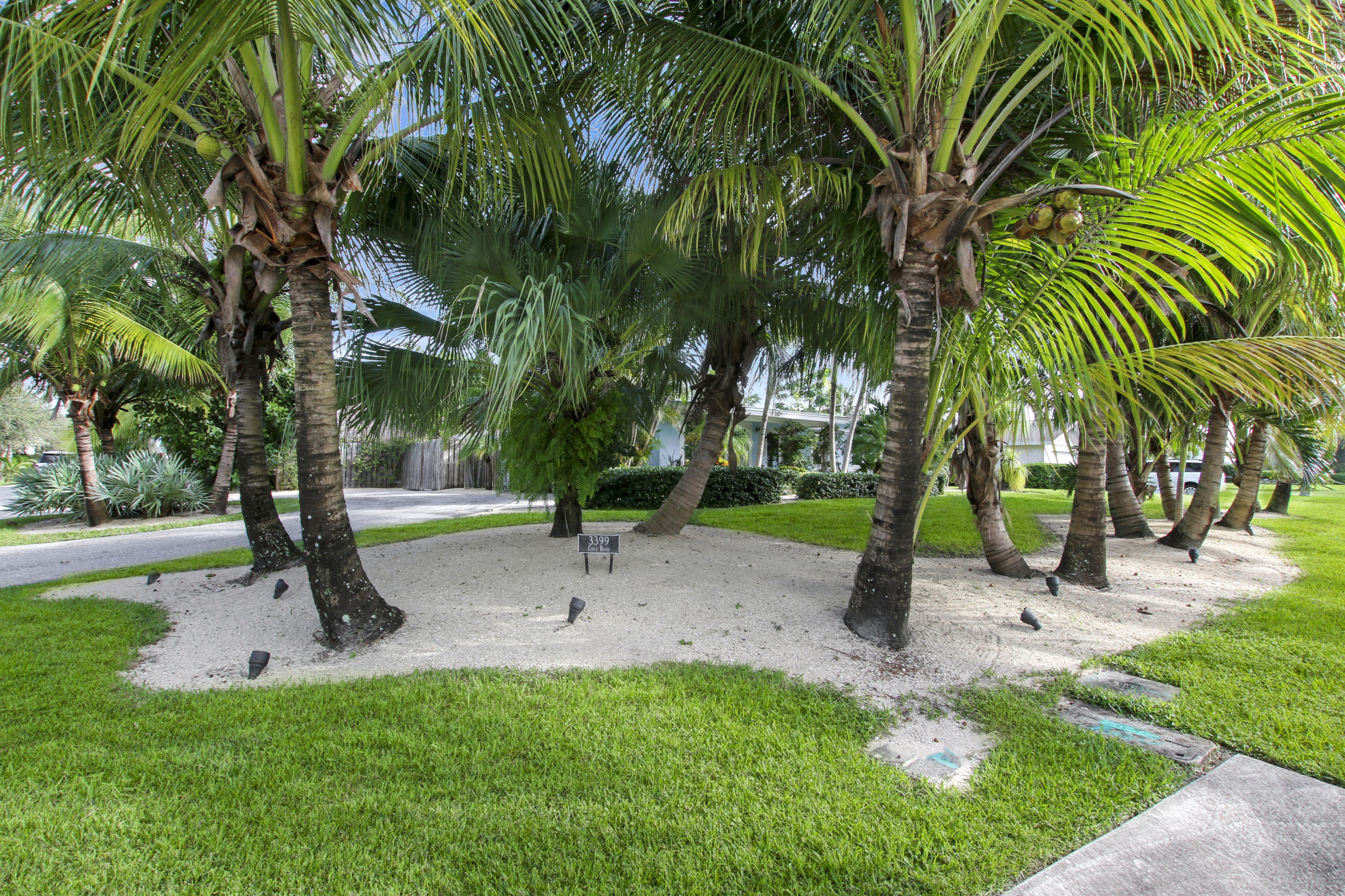 3399 Cove Road Tequesta, FL 33469 - Photo 7 of 44 House-3