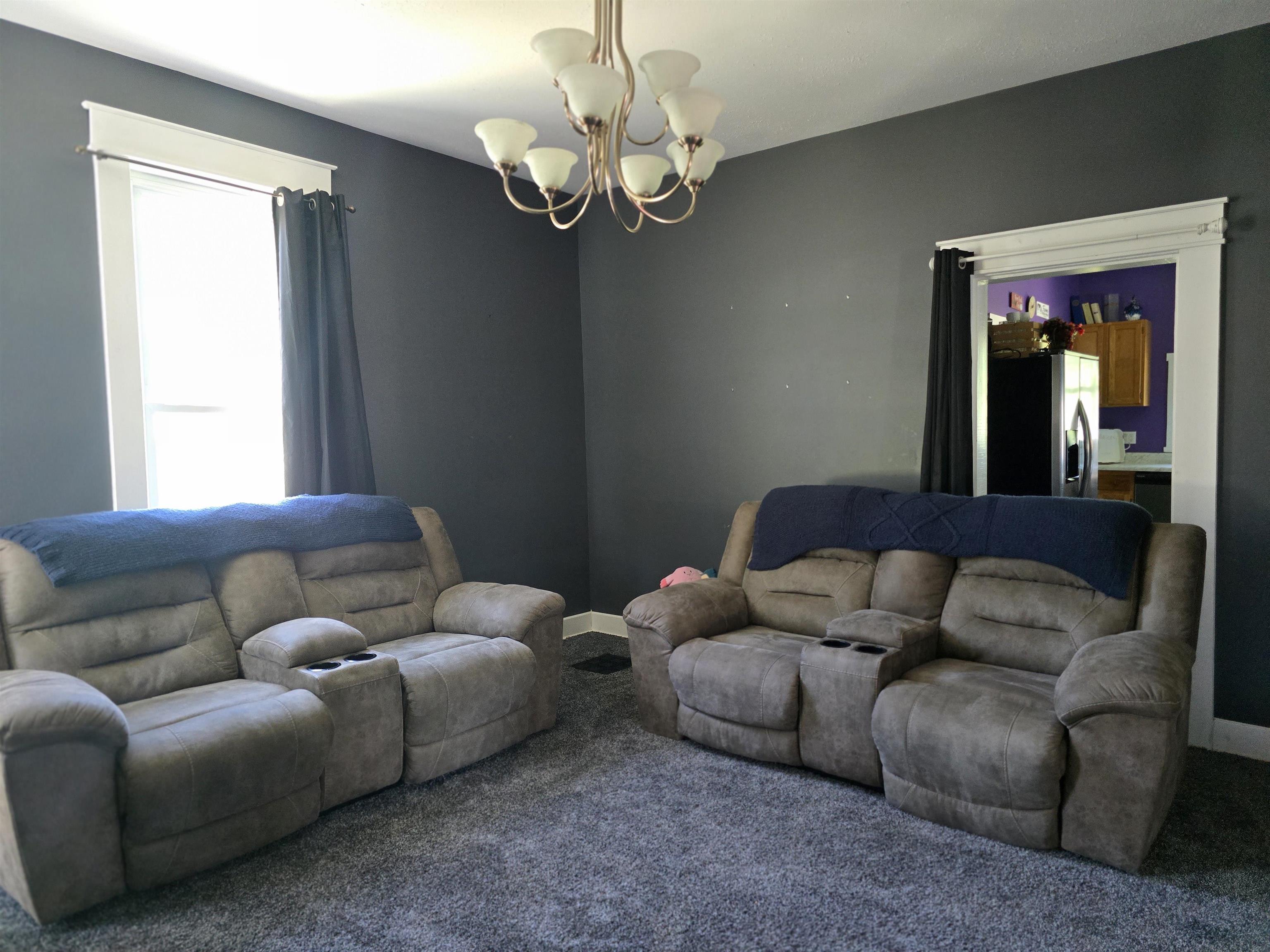 729 Locust Street Carthage, IL 62321 - Photo 11 of 32