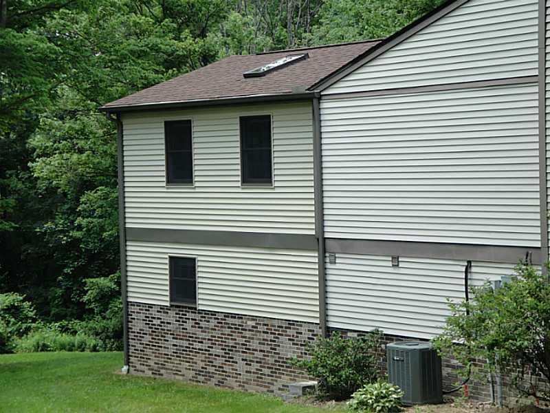 989 Logan Road Gibsonia, PA 15044 - Photo 2 of 22 Exterior Back.