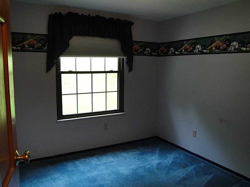 989 Logan Road Gibsonia, PA 15044 - Photo 12 of 22 Bedroom.