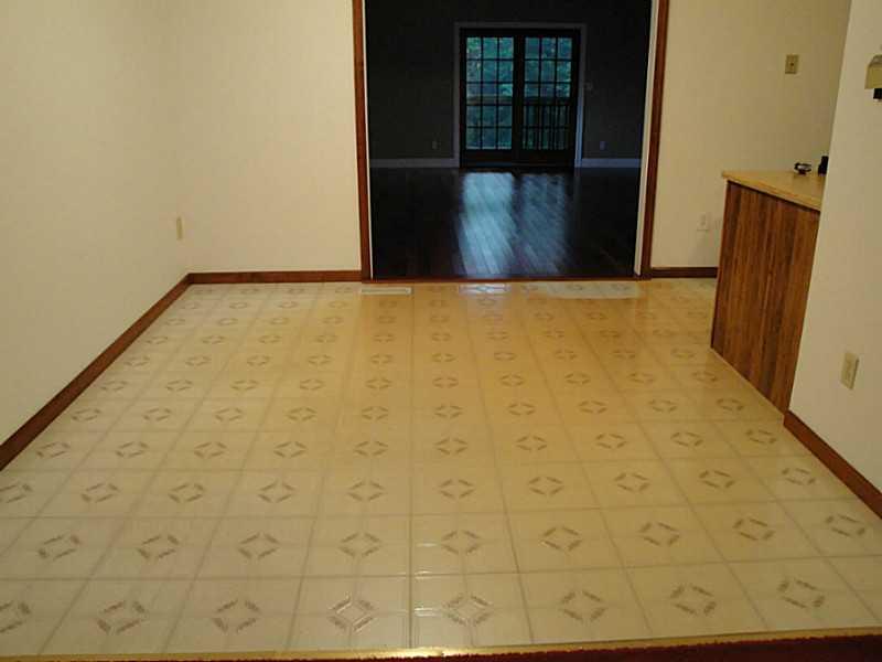 989 Logan Road Gibsonia, PA 15044 - Photo 6 of 22 Dining Room.