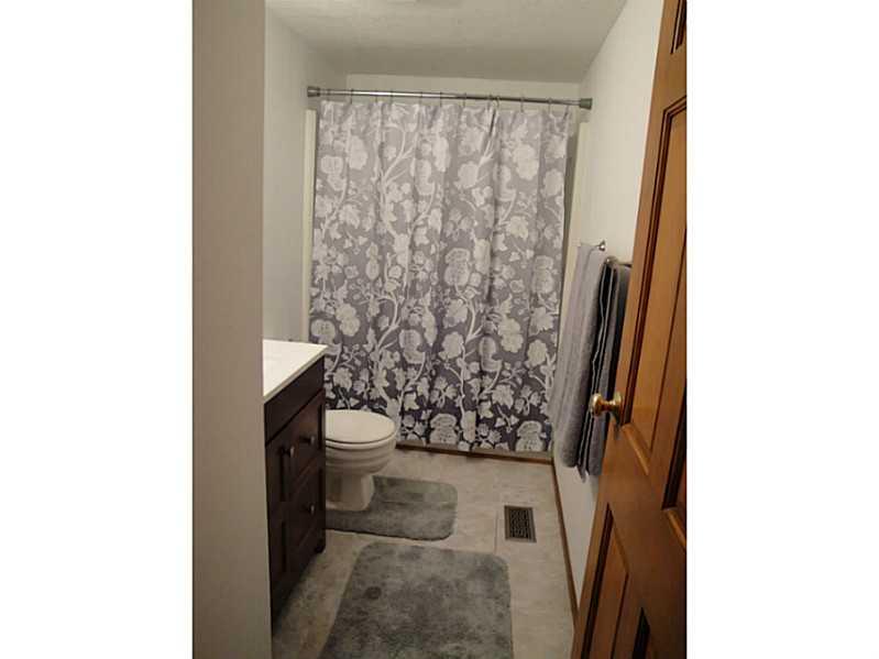 989 Logan Road Gibsonia, PA 15044 - Photo 9 of 22 Full Bath.