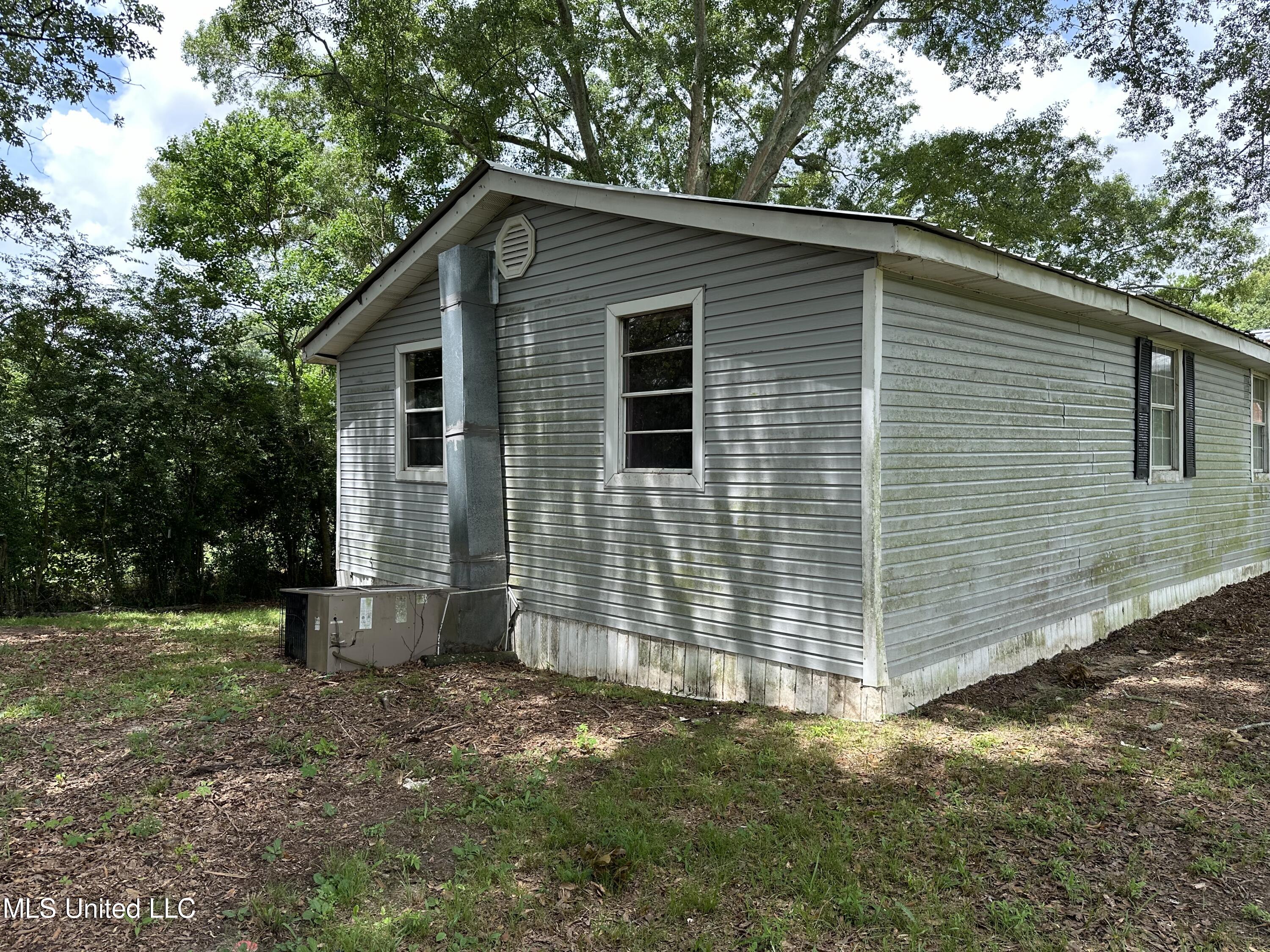1273 Dry Creek Road Magee, MS 39111 - Photo 2 of 12 IMG_1878