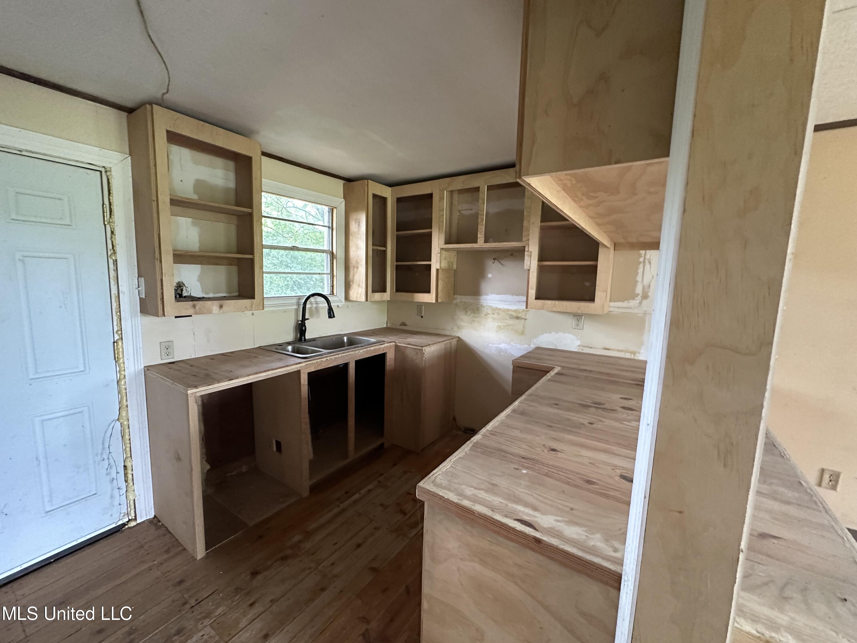 1273 Dry Creek Road Magee, MS 39111 - Photo 6 of 12 IMG_1882