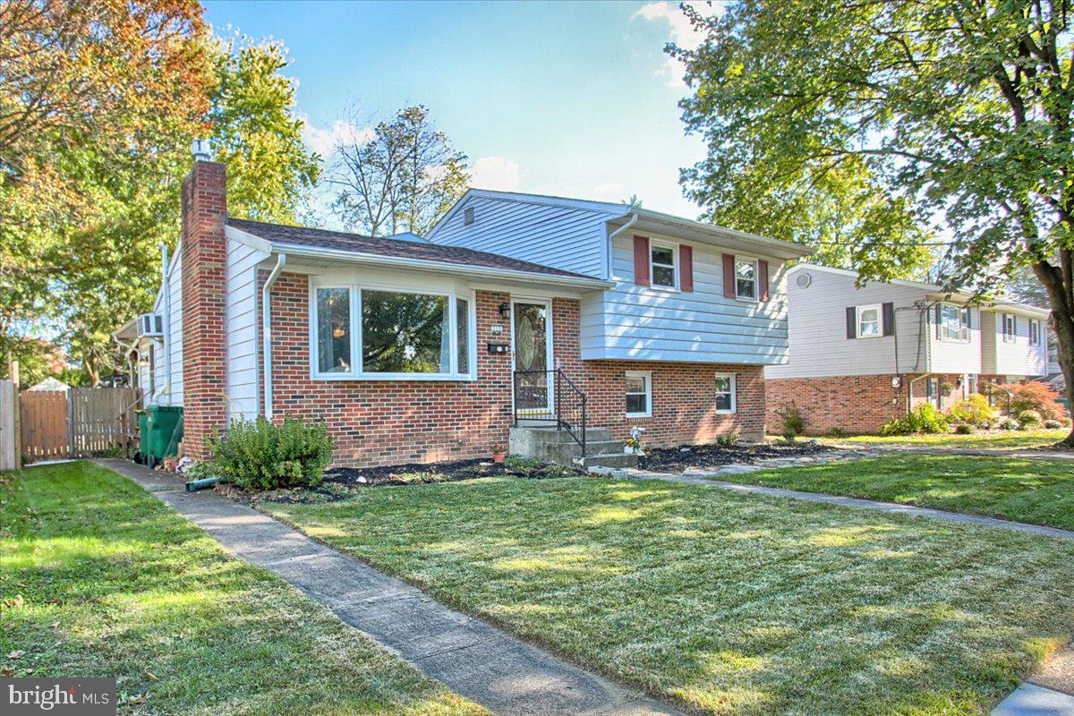 313 Virginia Road Mechanicsburg, PA 17050 - Photo 3 of 45 Gallery Image 3