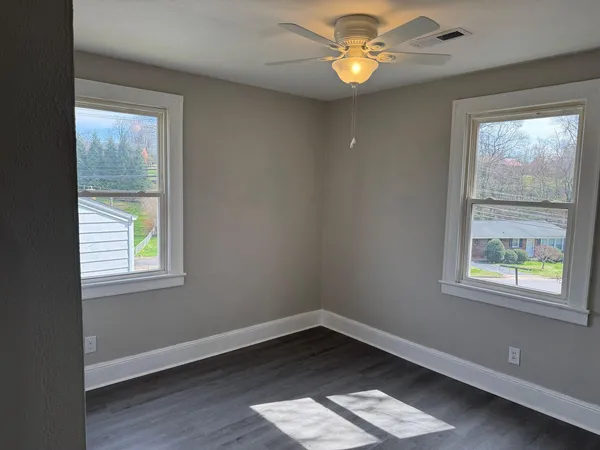 $950 | 120 Roselawn Heights, Martinsville, VA 24112