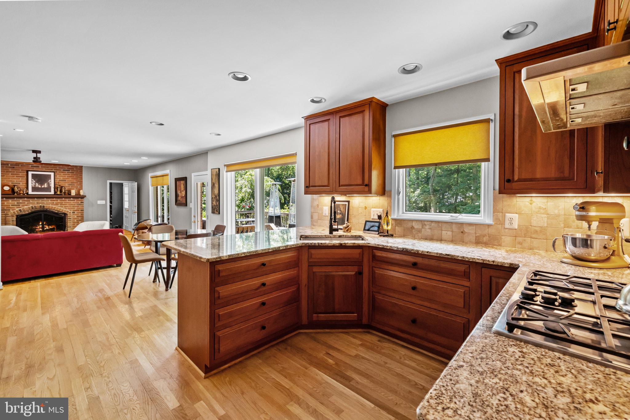 12007 Turf Lane Reston, VA 20191 - Photo 16 of 69