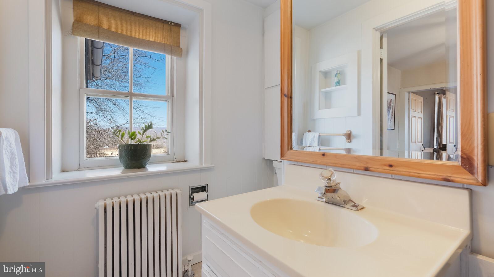429 Ridge Road Sellersville, PA 18960 - Photo 29 of 64 Main Bath