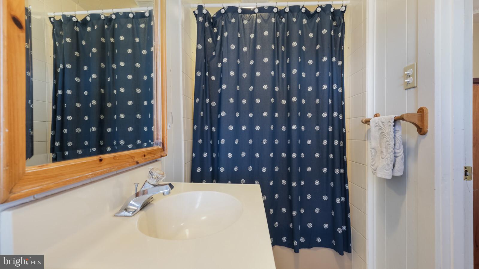 429 Ridge Road Sellersville, PA 18960 - Photo 30 of 64 Main Bath